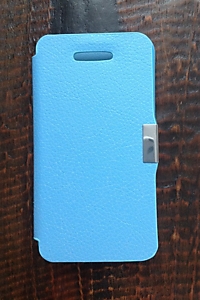 Чехол-книжка для iPhone 4/4S стильный голубой 